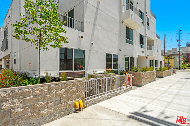 Building Photo - 4406 Fulton Ave
