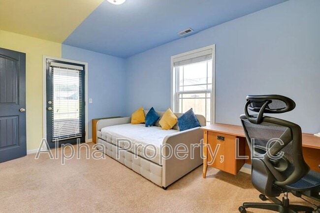 Building Photo - 9 Peggy Ct