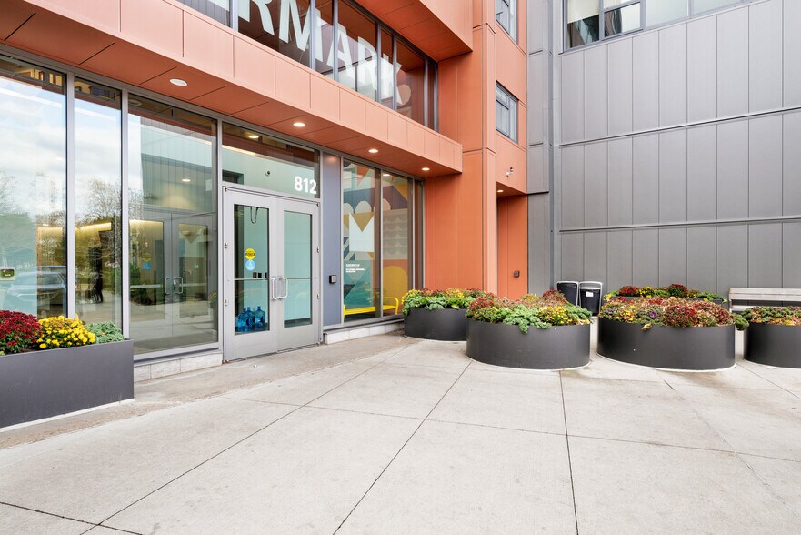 Building Photo - 812 Memorial Dr