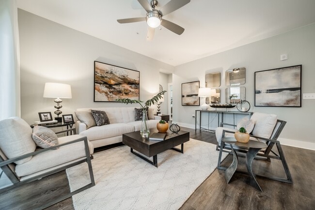 Building Photo - Meridian at Ten Ten