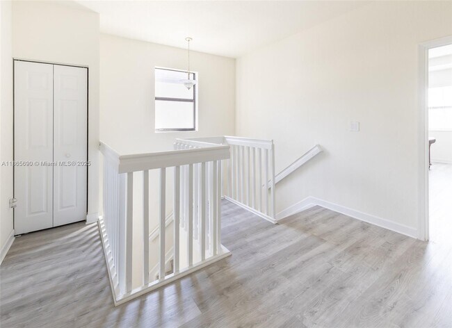 Building Photo - 10572 W 35th Way