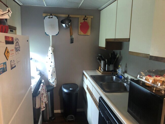 Building Photo - 109 N Busey Ave