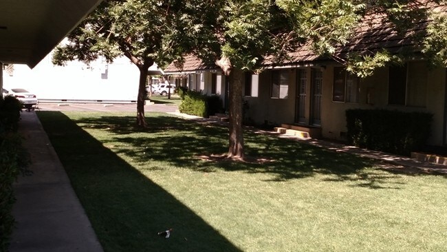 Building Photo - Alpine Townhouse Apartments