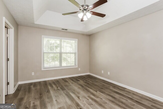 Building Photo - 4818 Clove Dr SW