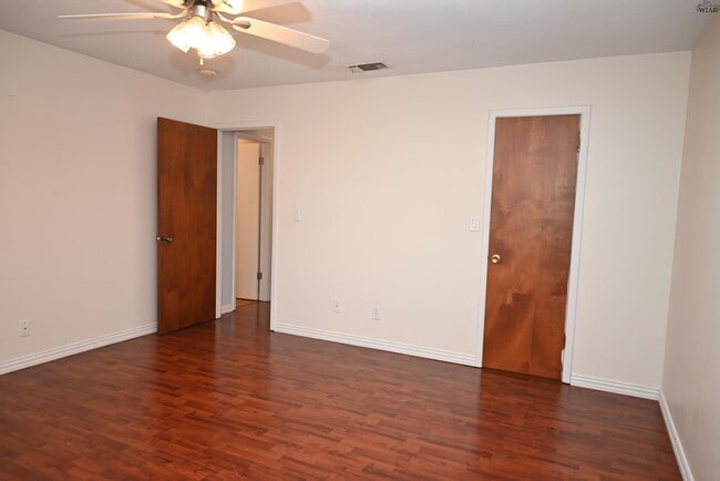 Building Photo - 1608 Adrian Ave
