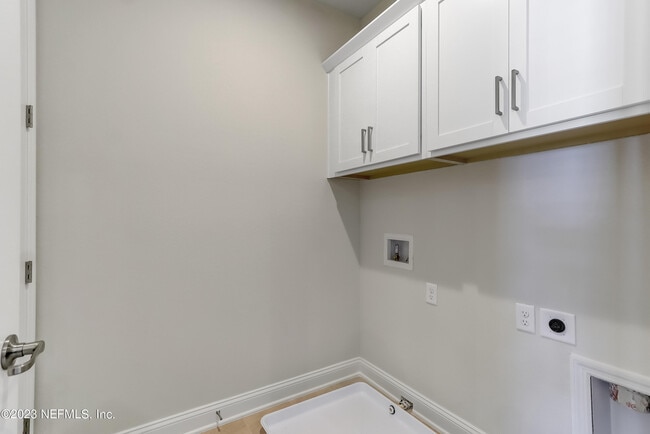 Building Photo - 14167 Pier Ln