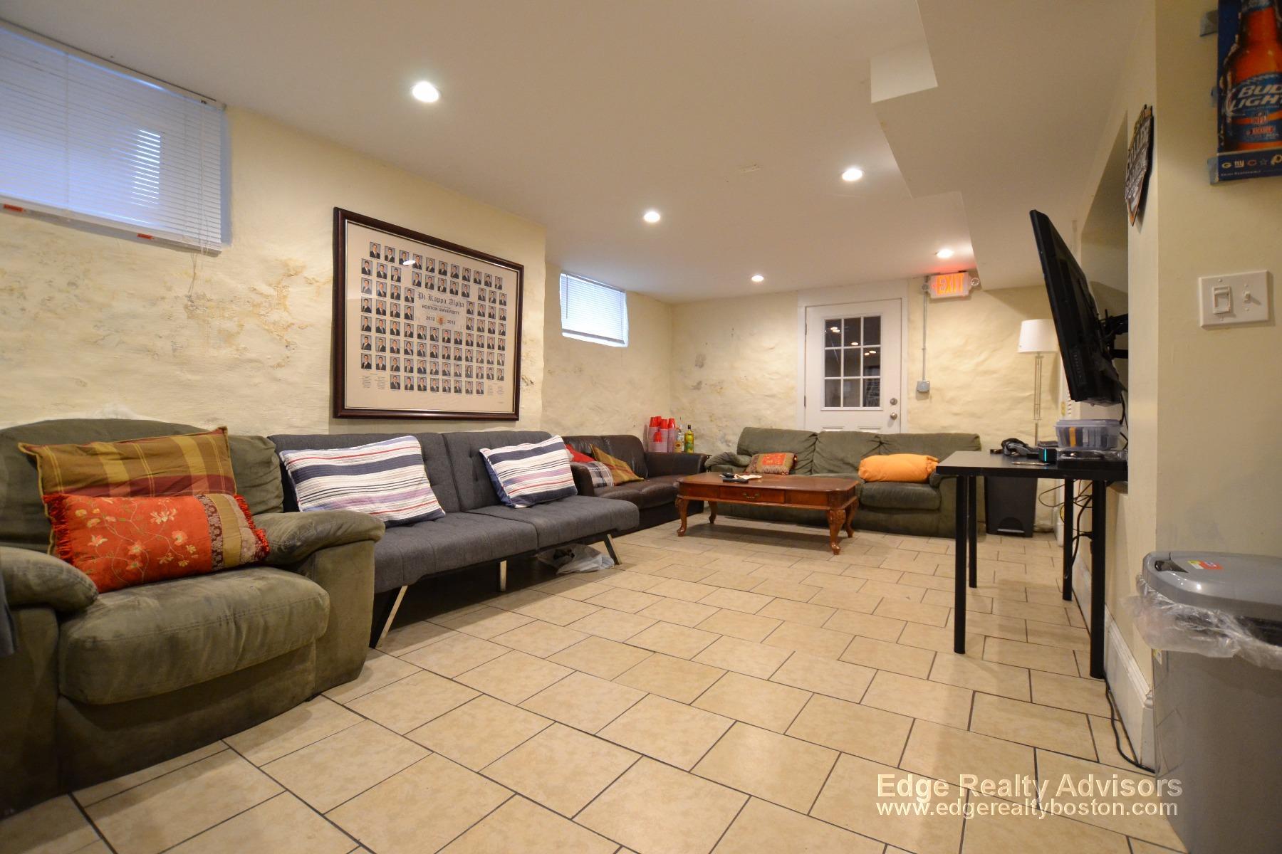 Building Photo - 8 Sawyer Ter