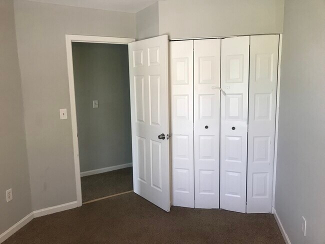 Upstairs Bedroom (2) - 9304 Player Dr