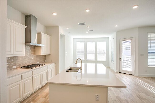 Building Photo - 505 Affazia Ln