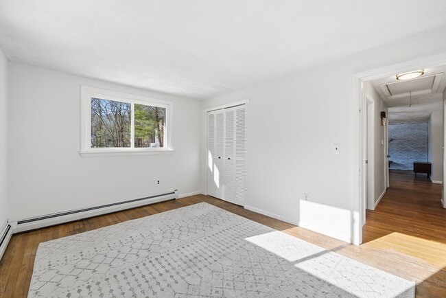 Building Photo - 43 Little John Dr