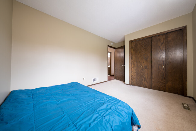 Building Photo - 1417 Raleigh Dr