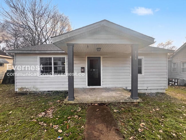 Building Photo - 3 Bed, 2 Bath Home with Fenced Yard / Pet-Friendly / Vouchers Accepted / Available Now!