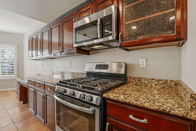 Building Photo - 6398 Franklin Summit Drive