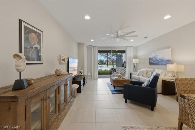 Building Photo - 14827 Edgewater Cir