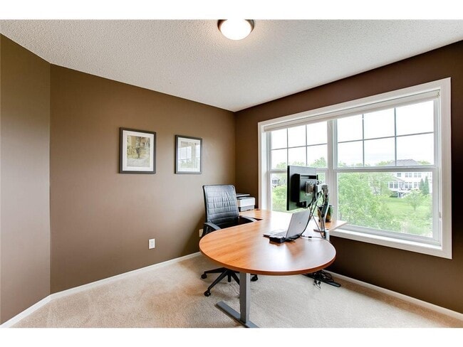 Building Photo - 730 Tilia Ln