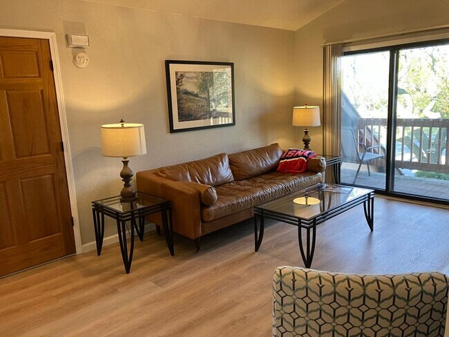 Building Photo - 1371 W 18th Ave