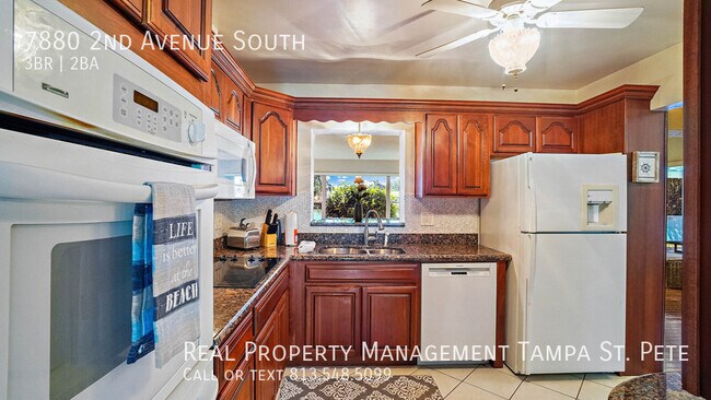 Building Photo - ***Beautiful St Pete Waterfront Home***