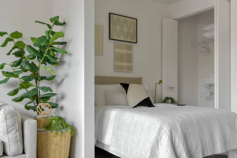 Building Photo - 2360 N California Ave