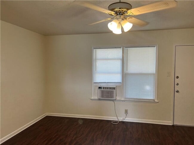 Building Photo - 1749 Bernandino St