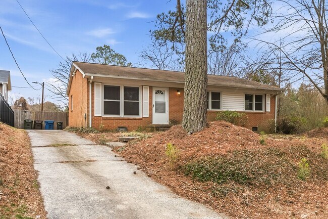 Building Photo - Available Now: Single Family Home Downtown Durham