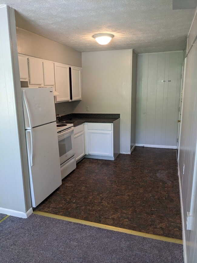 Building Photo - 1660 S Braddock St