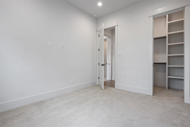 Building Photo - 1136 Adele St