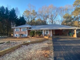 Building Photo - 851 Rockbridge Rd SW