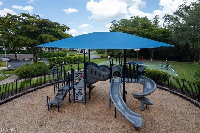 Building Photo - 9999 Chiana Cir