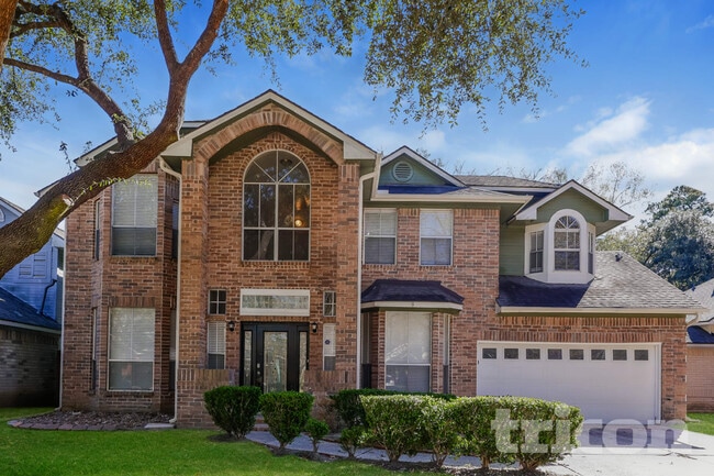 Building Photo - 1934 Creston Dr