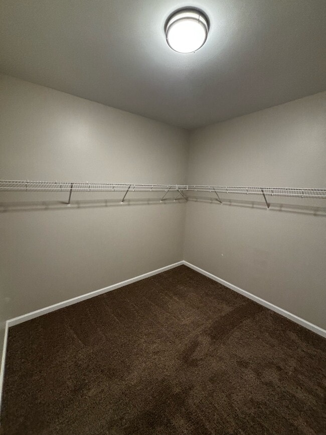 Building Photo - 715 Truman St