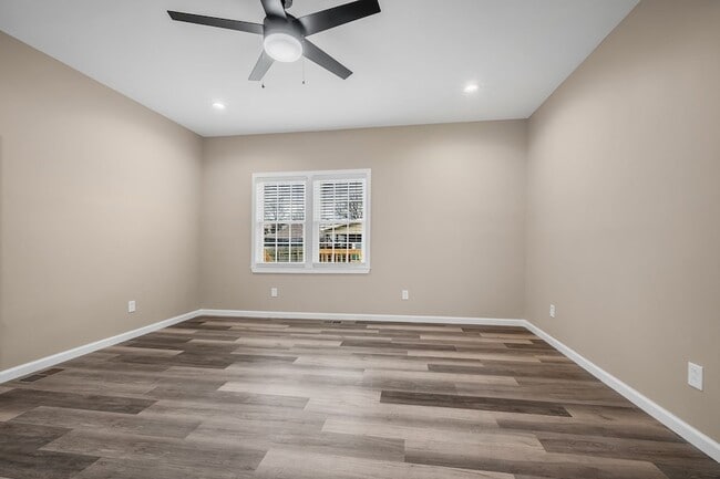 Building Photo - 1911 9th Ave N