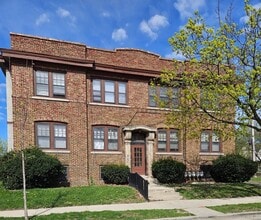 Building Photo - 2105 N 44th St