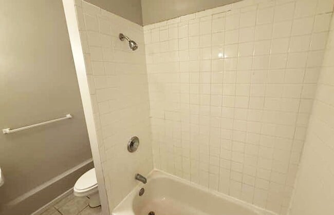 Building Photo - 3027 Clifton Ave