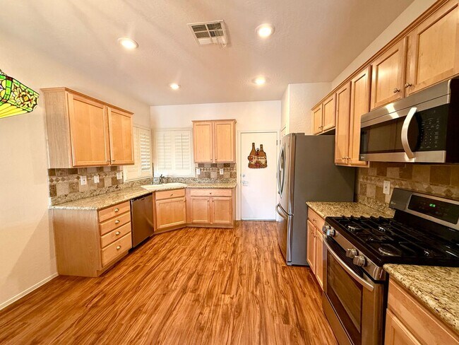Building Photo - Great single-story two bedroom home in Sun City Aliante with golf course view