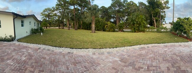Building Photo - 4615 Melaleuca Ln