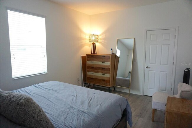 Building Photo - 5732 Newberry Pnes Ave