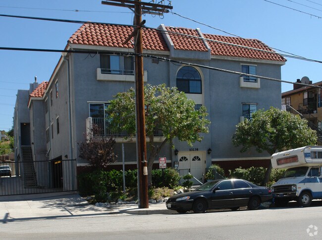 Primary Photo - Tujunga Manor