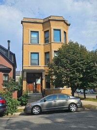 Building Photo - 1901 N Hoyne Ave