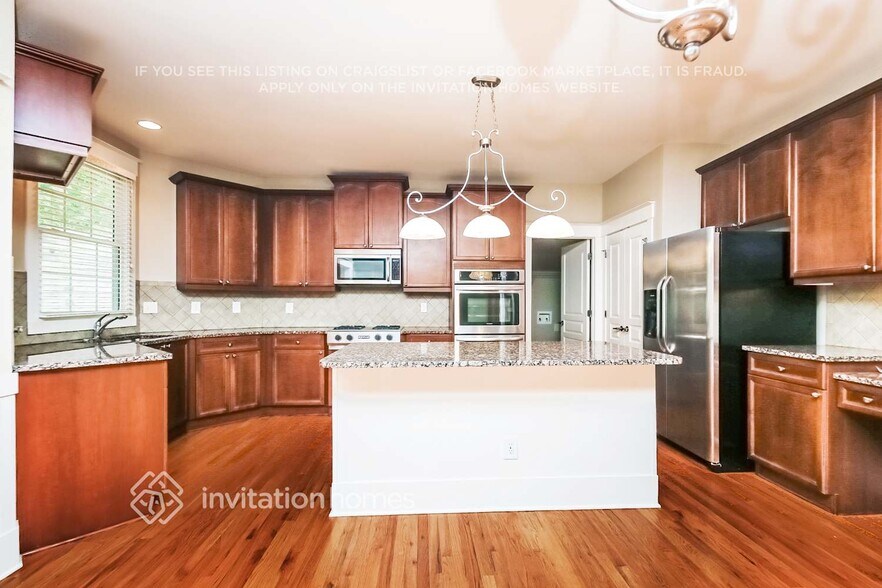 Building Photo - 591 Vinings Springs Dr SE