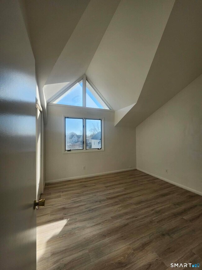 Building Photo - 25 Cottage St