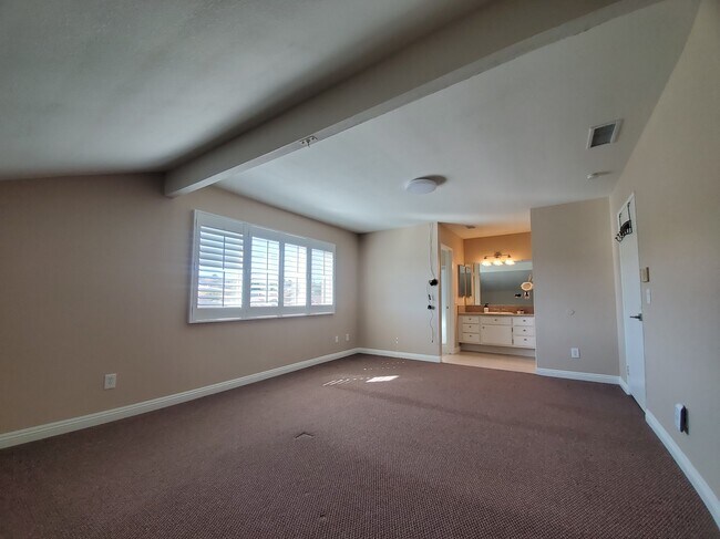 Building Photo - 2344 Hampstead Way