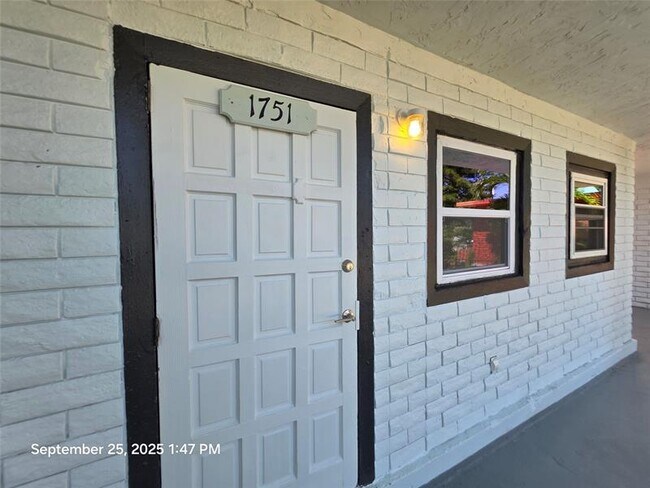 Building Photo - 1751 NW 29th Terrace