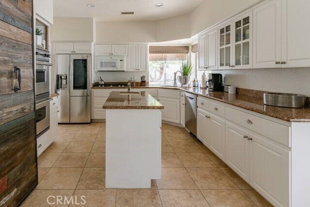 Building Photo - 44451 Kings Canyon Ln