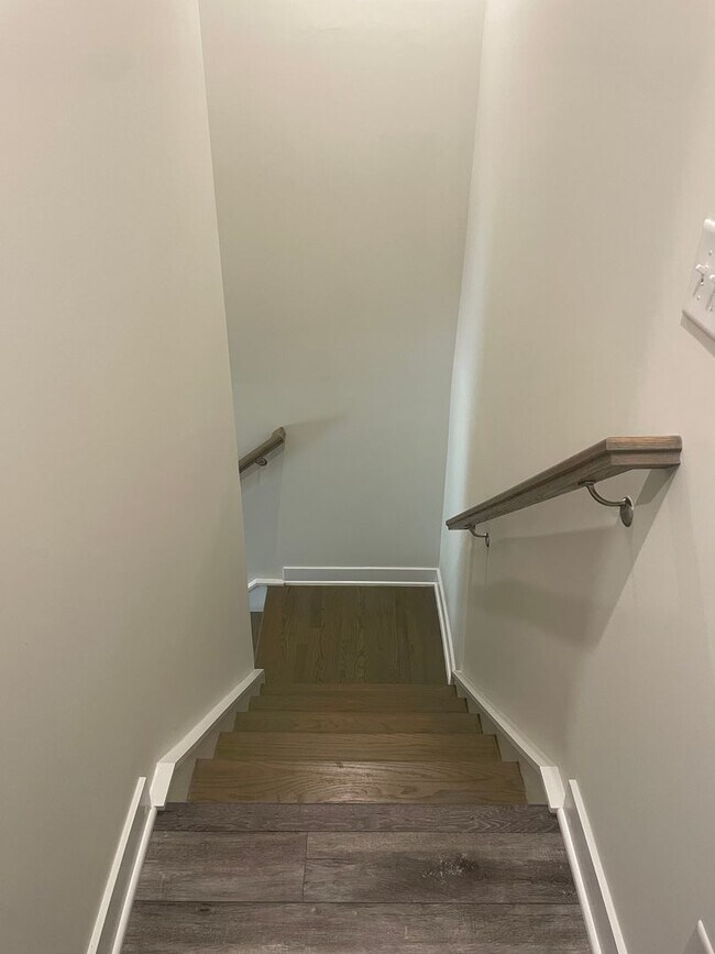 Building Photo - Luxury 3BR Townhome in Langtree- Modern Finishes & Prime Location!