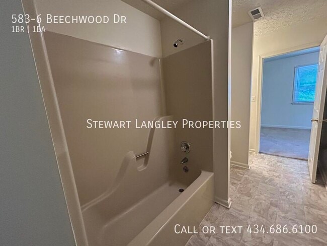 Building Photo - 583 Beechwood Dr