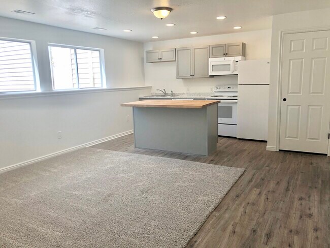 Open concept floor plan - 81 S 220 W