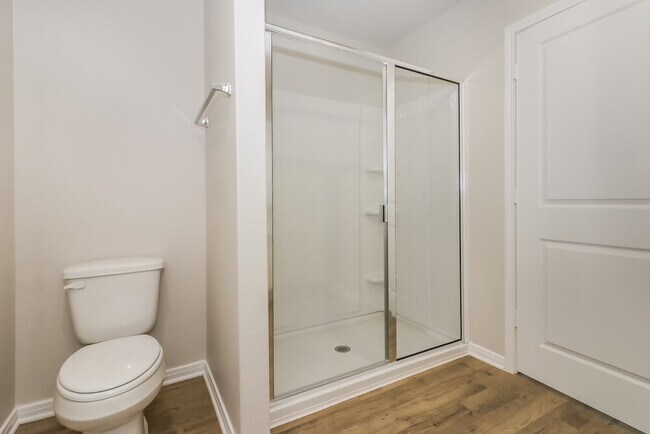 Building Photo - 425 Sunny Highlands Dr