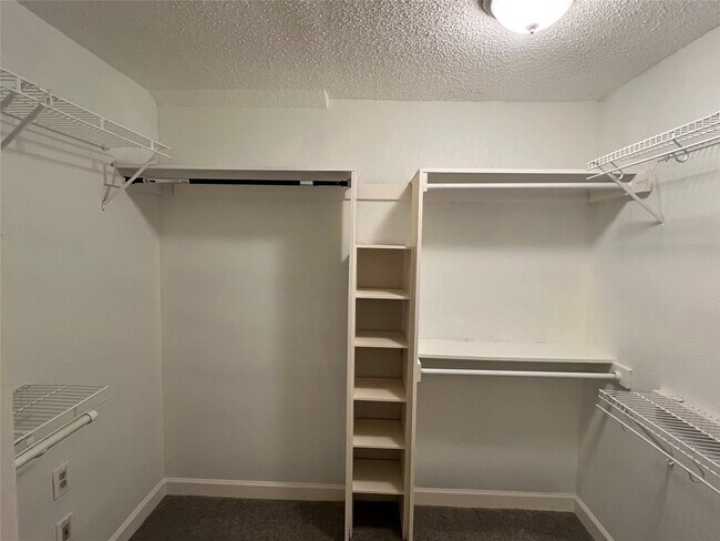 Building Photo - 187 Sandpebble Dr