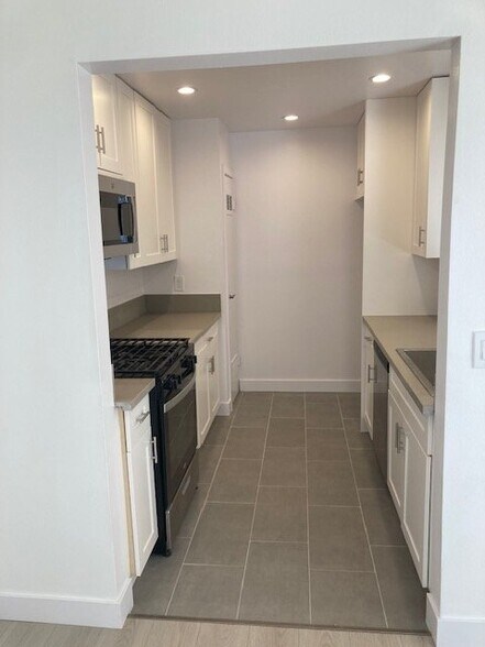 Building Photo - 4653 Coldwater Canyon Ave