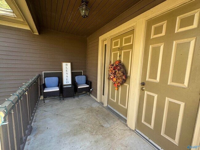 Building Photo - 2137 Belle Grove Dr SW